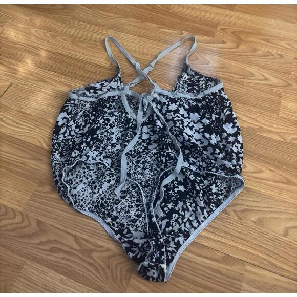 Intimately Free People Floral Bodysuit Size Small - Picture 5 of 9